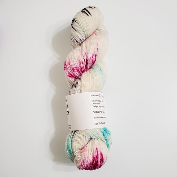 Vivid Yarn Studio Superwash Merino Blend Roller Derby 400yds 100g Fingering - Picture 4 of 8